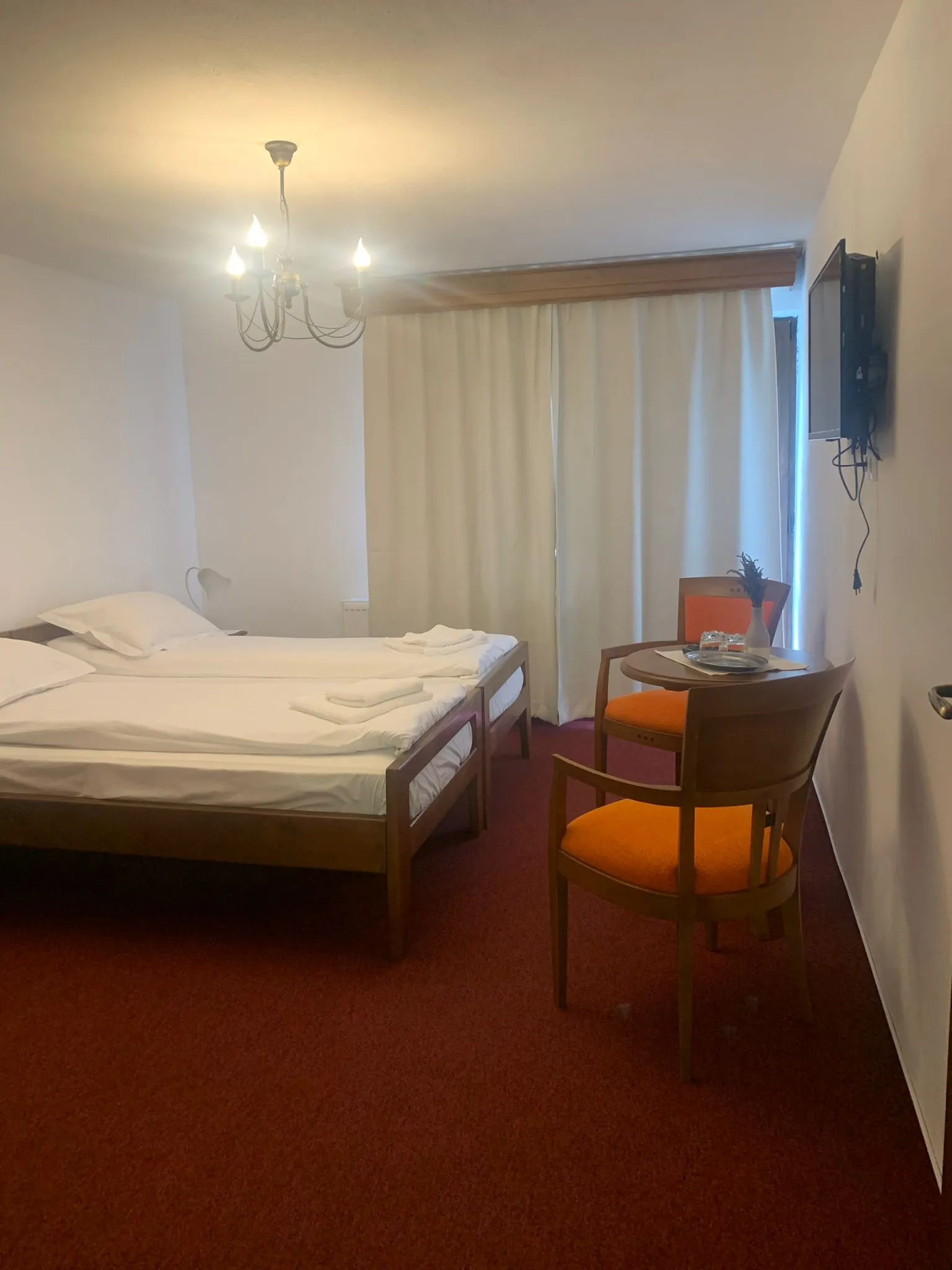 Cameră Queen cu Balcon