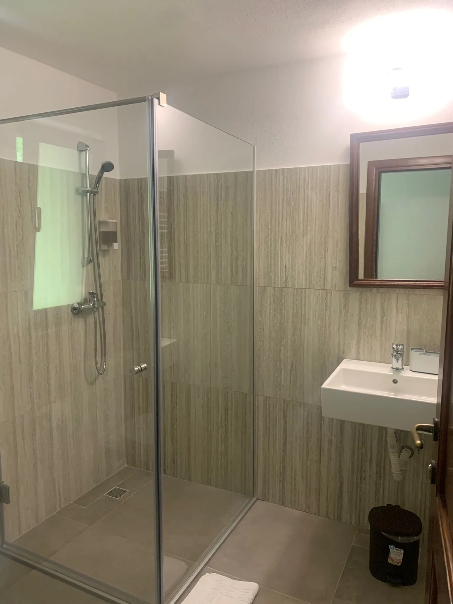 Cameră Queen cu Balcon